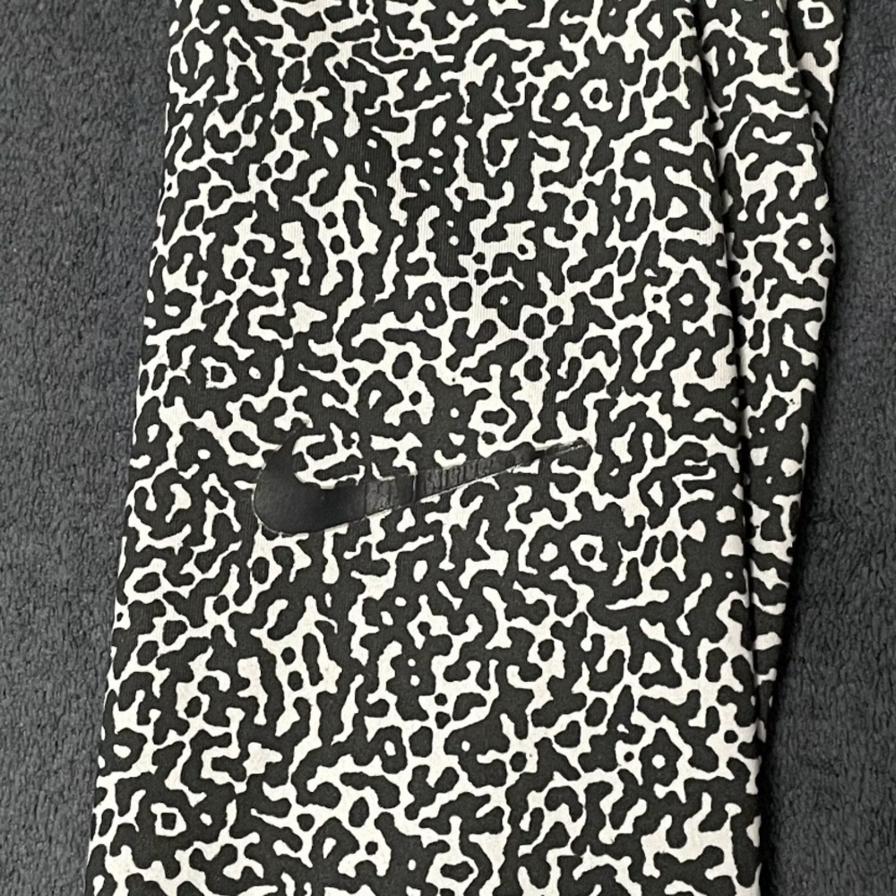 Nike Pro Dri-Fit Tight Leggings Womens M StayCool Black & White Mezzo Print Pant - Picture 5 of 7